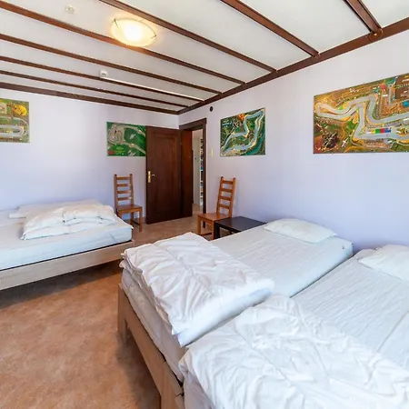 Villa Ludogite Games And Cozy Escape, Cleaning Included *